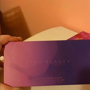 ĀTHR BEAUTY
Moonlight Crystal Palette make up pallet